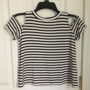 Black and white of the shoulder top!